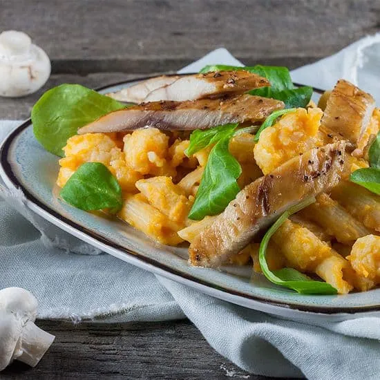 Recept: Pasta met makreel en zoete aardappel