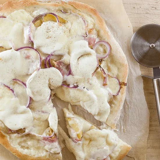 Raclette pizza