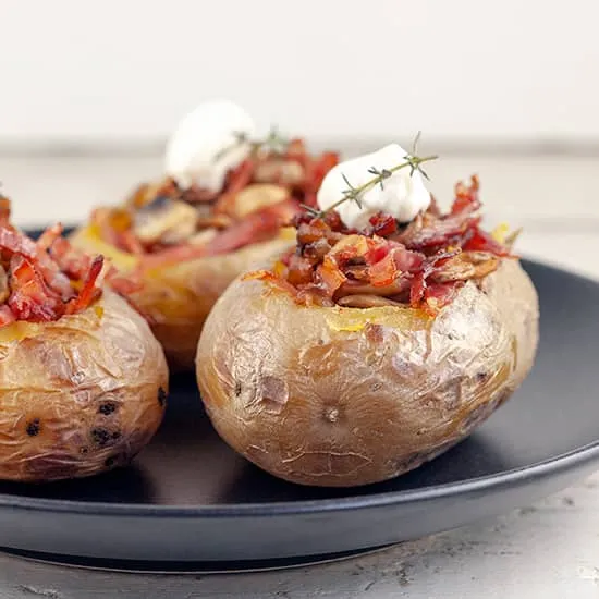 Recept: Gepofte aardappel met champignons