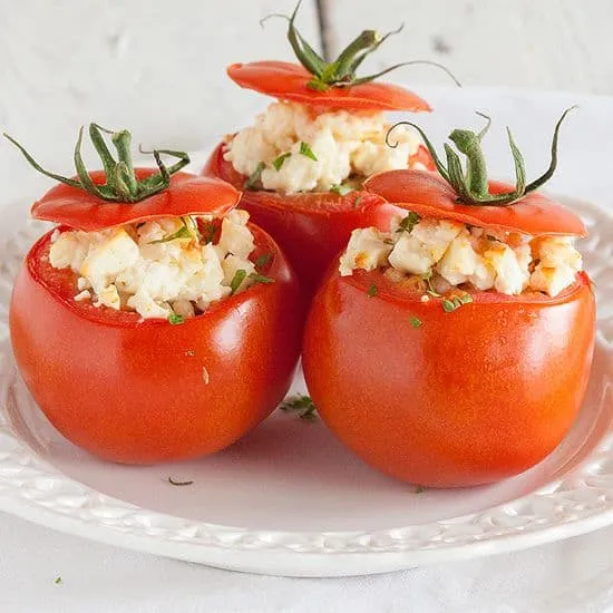 Recept: Gevulde tomaat met parelgort en feta