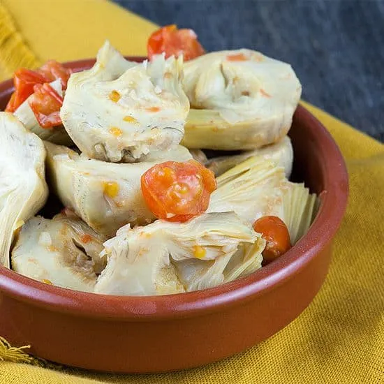 Recept: Tapas van artisjokharten en tomaten