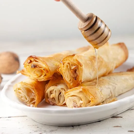 Filodeegrolletjes met walnoot