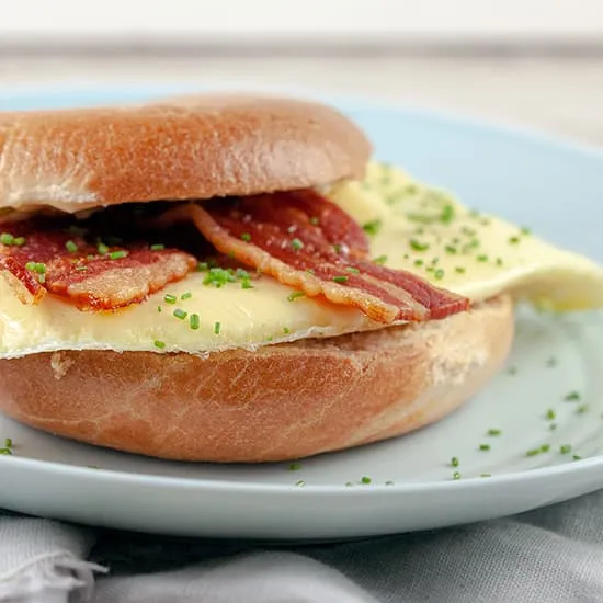 Recept: Bagel met spek en ei