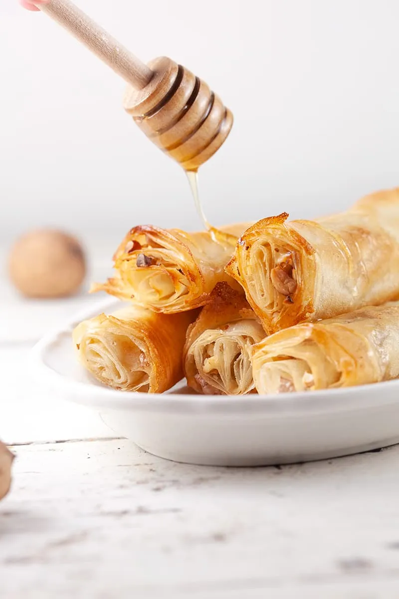 Filodeegrolletjes met walnoot