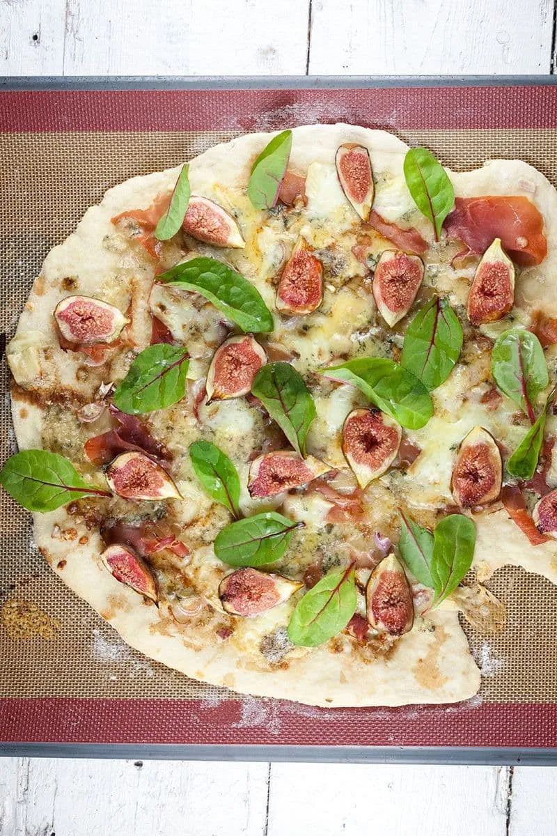 Pizza met verse vijgen