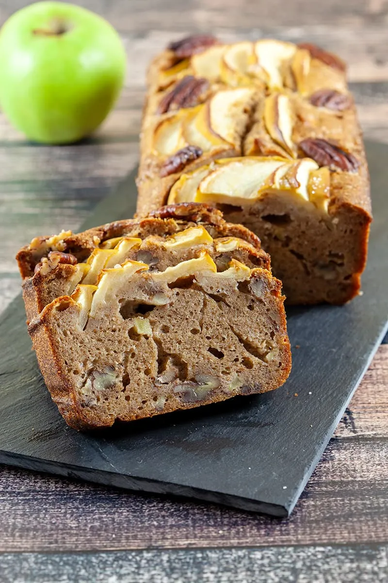 Plakje appelcake (appelbrood)