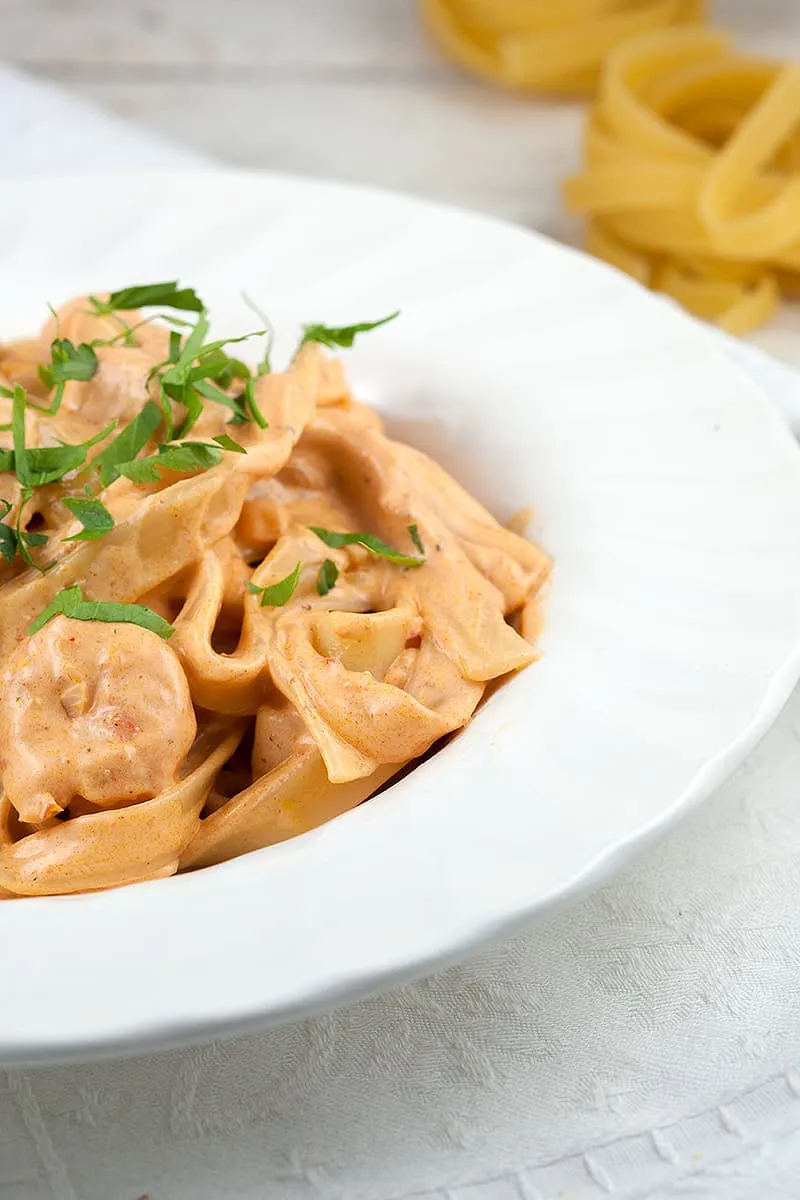 Romige tagliatelle met scampi's