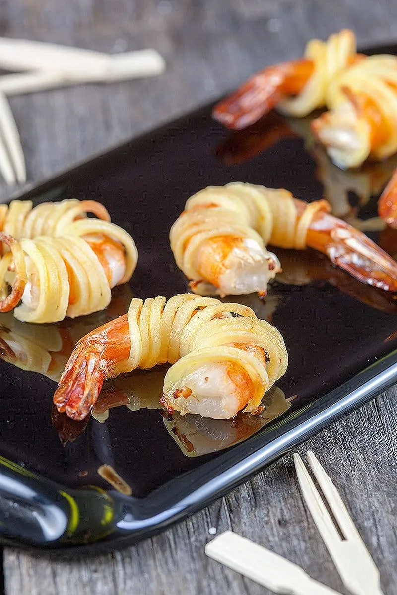 Scampi in gespiraliseerde aardappel