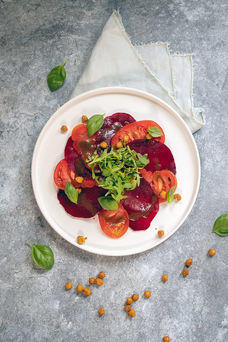 Tomaten carpaccio met rode biet