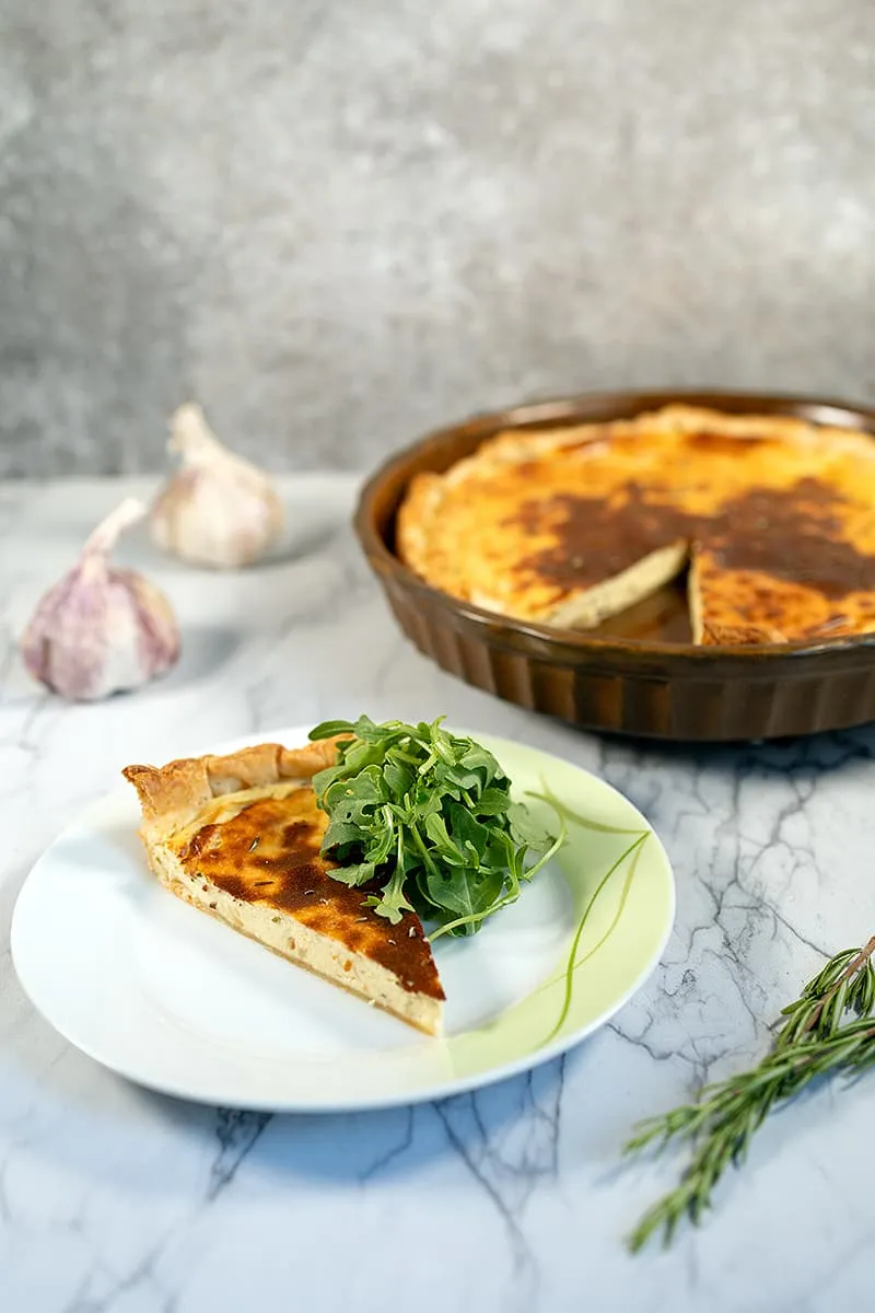 Knoflooktaart met ricotta - heerlijk met geroosterde knoflook