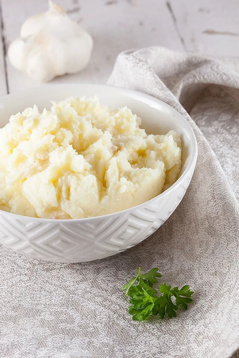 Aardappelpuree met geroosterde knoflook