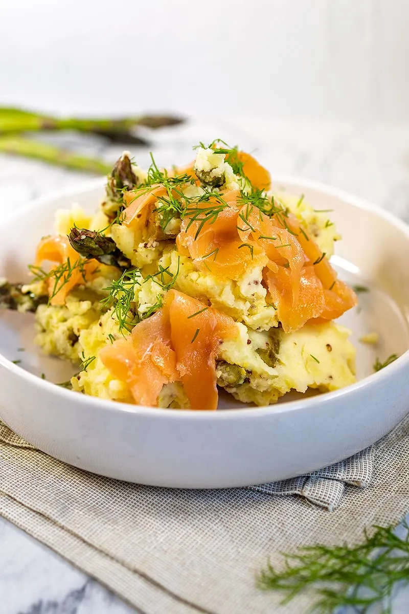 Groene asperge stamppot met zalm, citroen en dille
