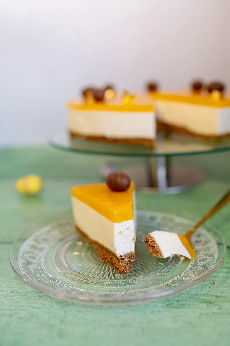 Dikte van de mango cheesecake