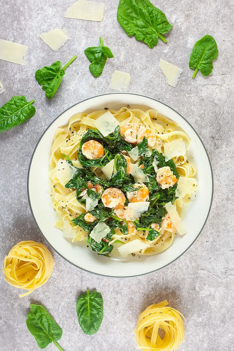 Pasta met garnalen en spinazie