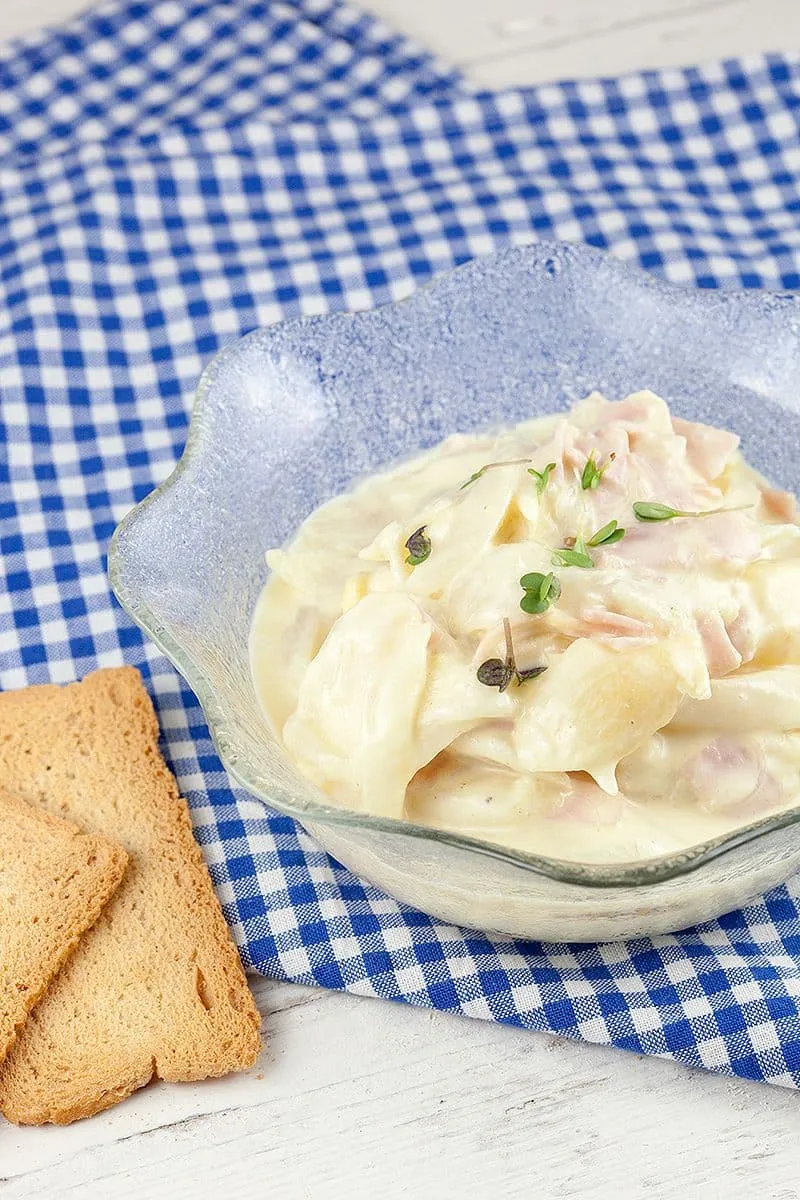 Witte asperge met ham spread