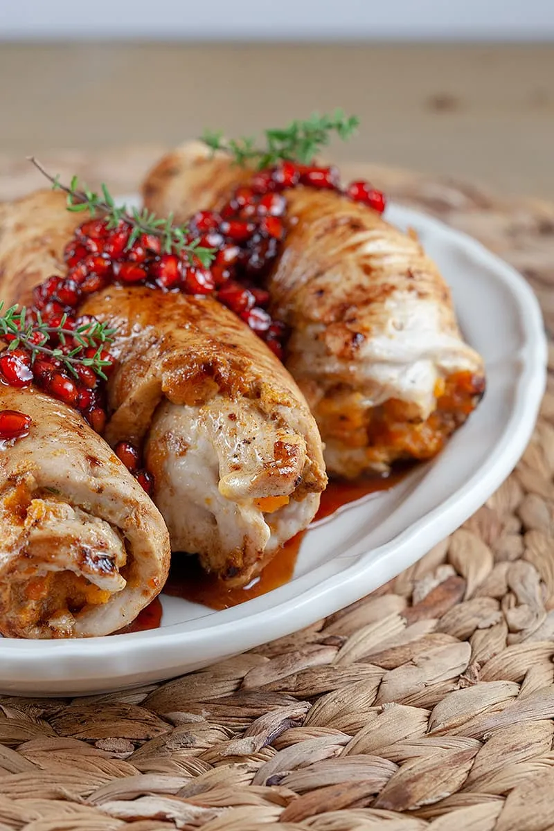 Kalkoenrolletjes met granaatappel en wortel
