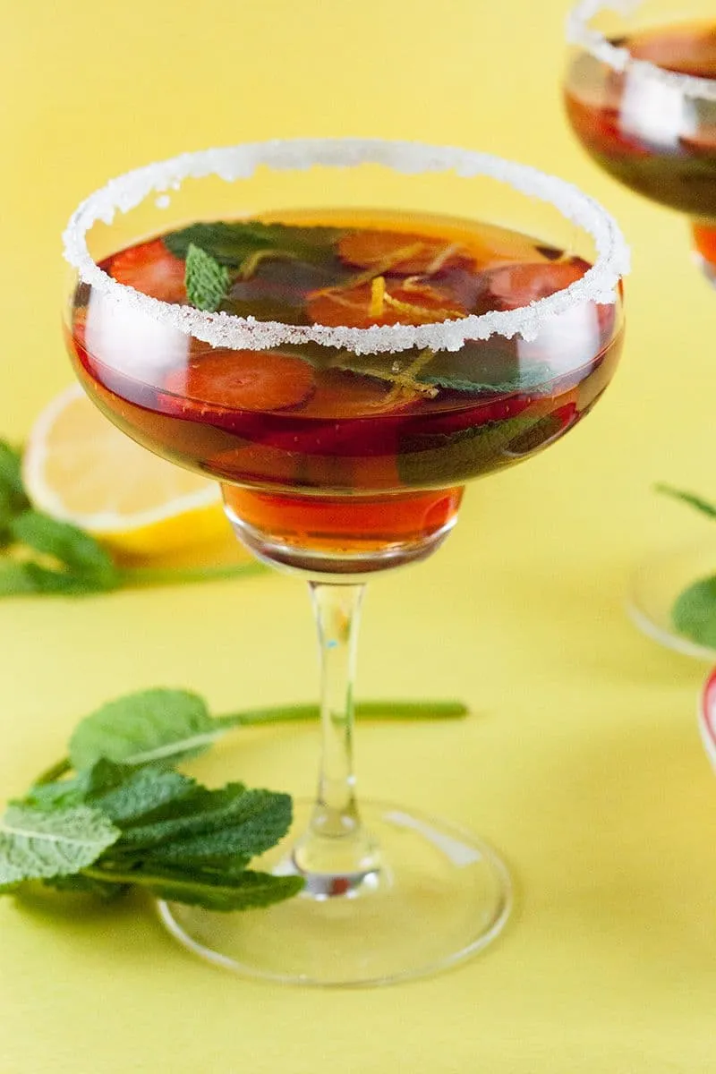 Aardbeienwijn punch