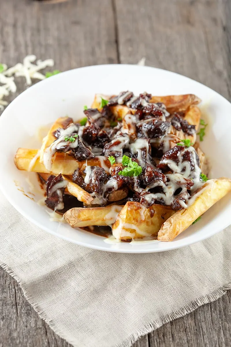 Poutine met stoofvlees