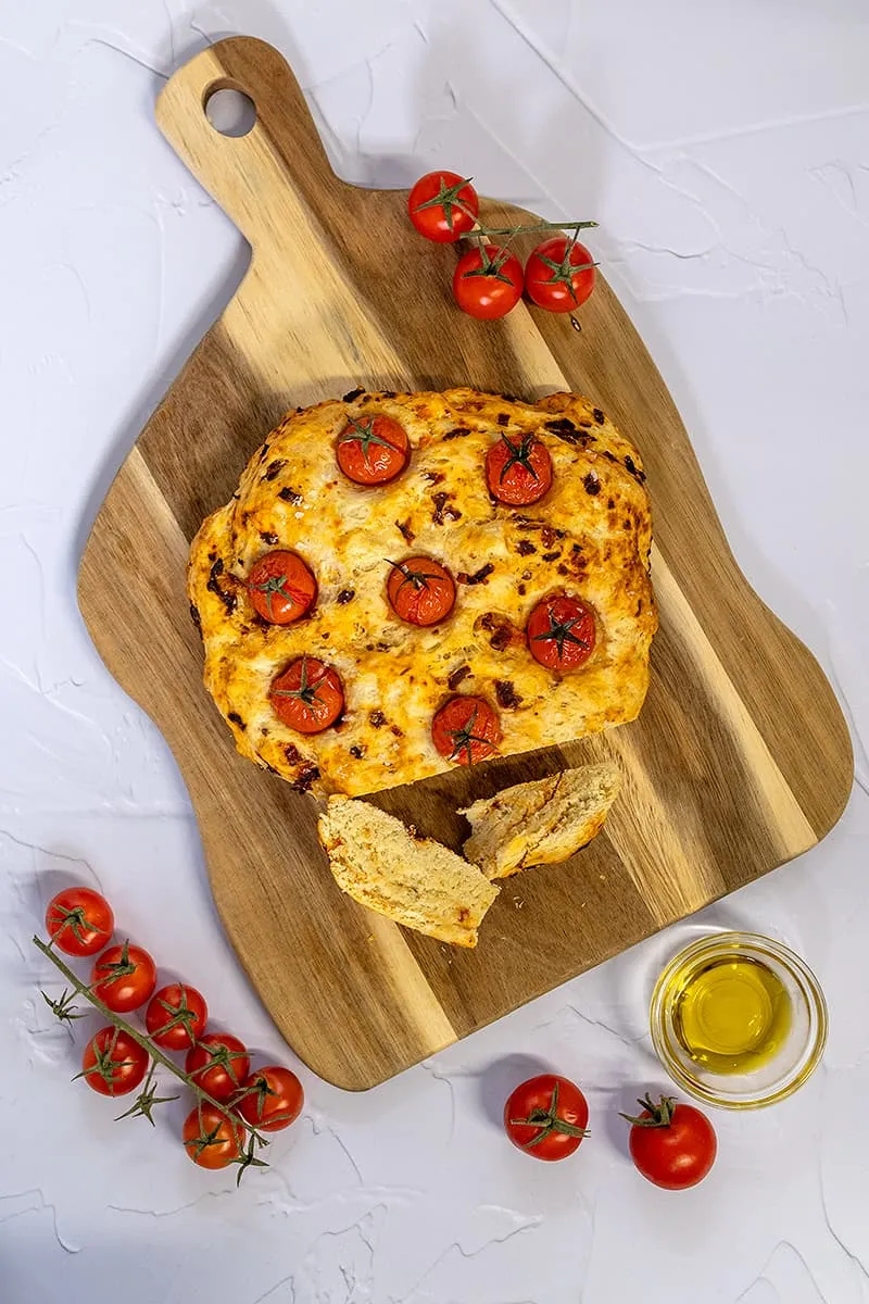 Focaccia met cherrytomaatjes