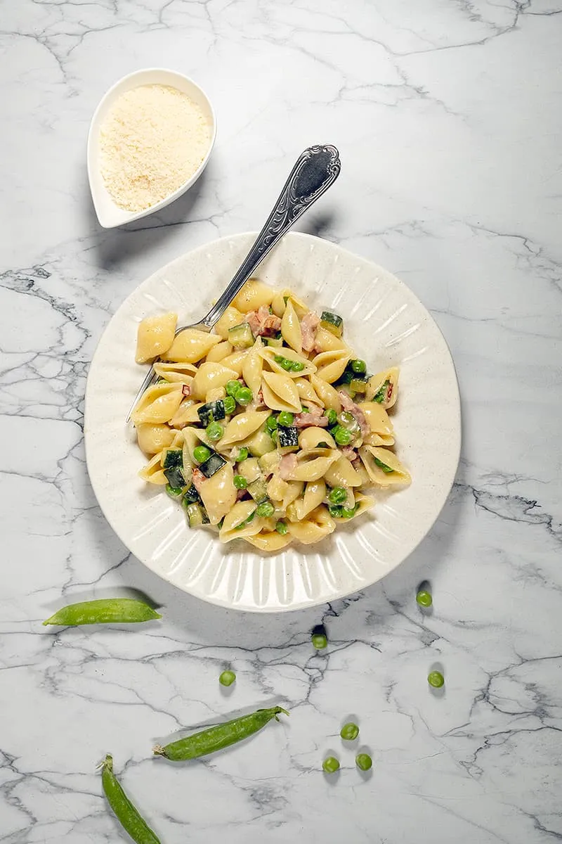 Romige pasta met doperwten