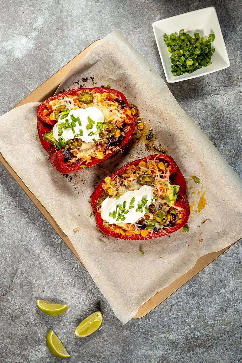 Mexicaanse gevulde paprika's met rijst en bonen