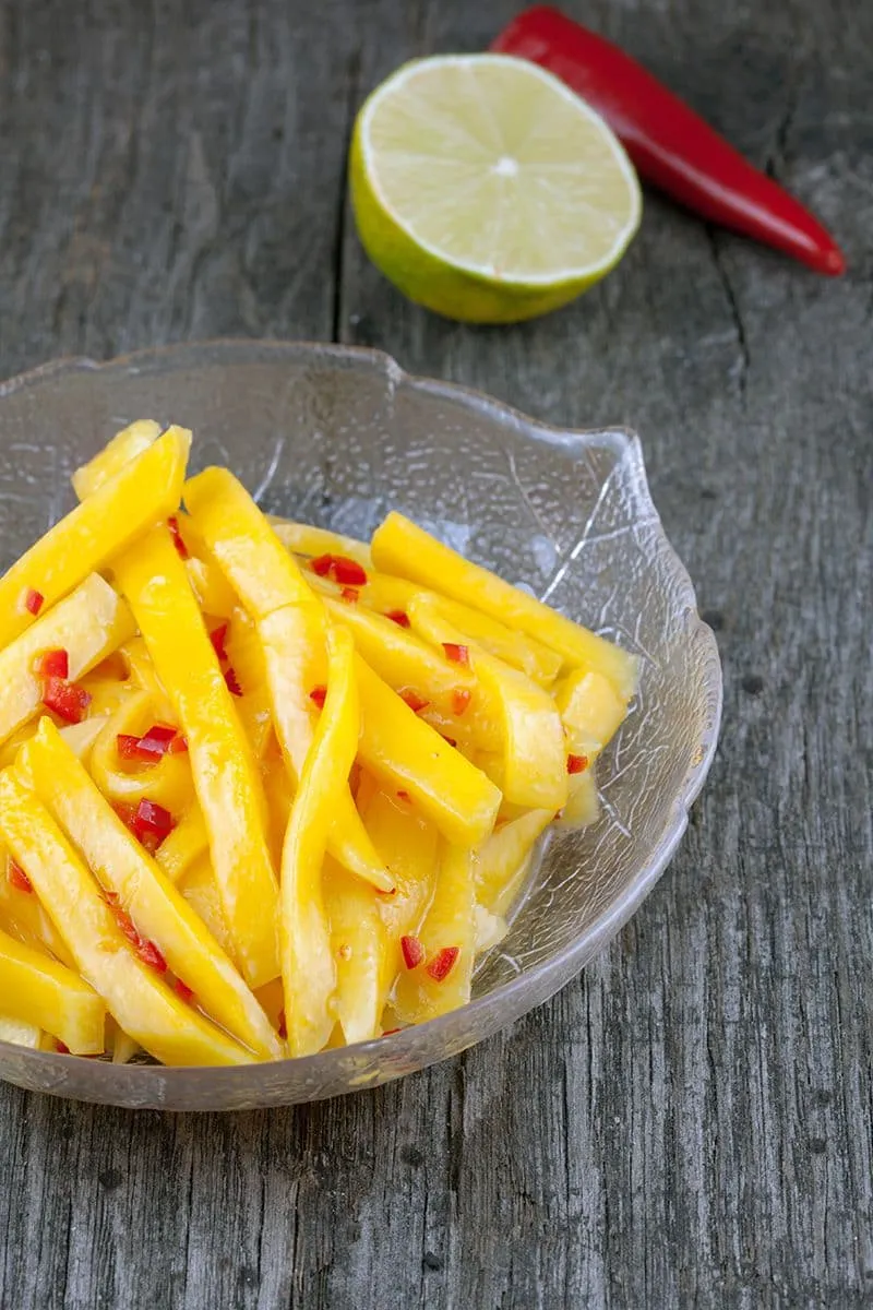 Pittige mango salade
