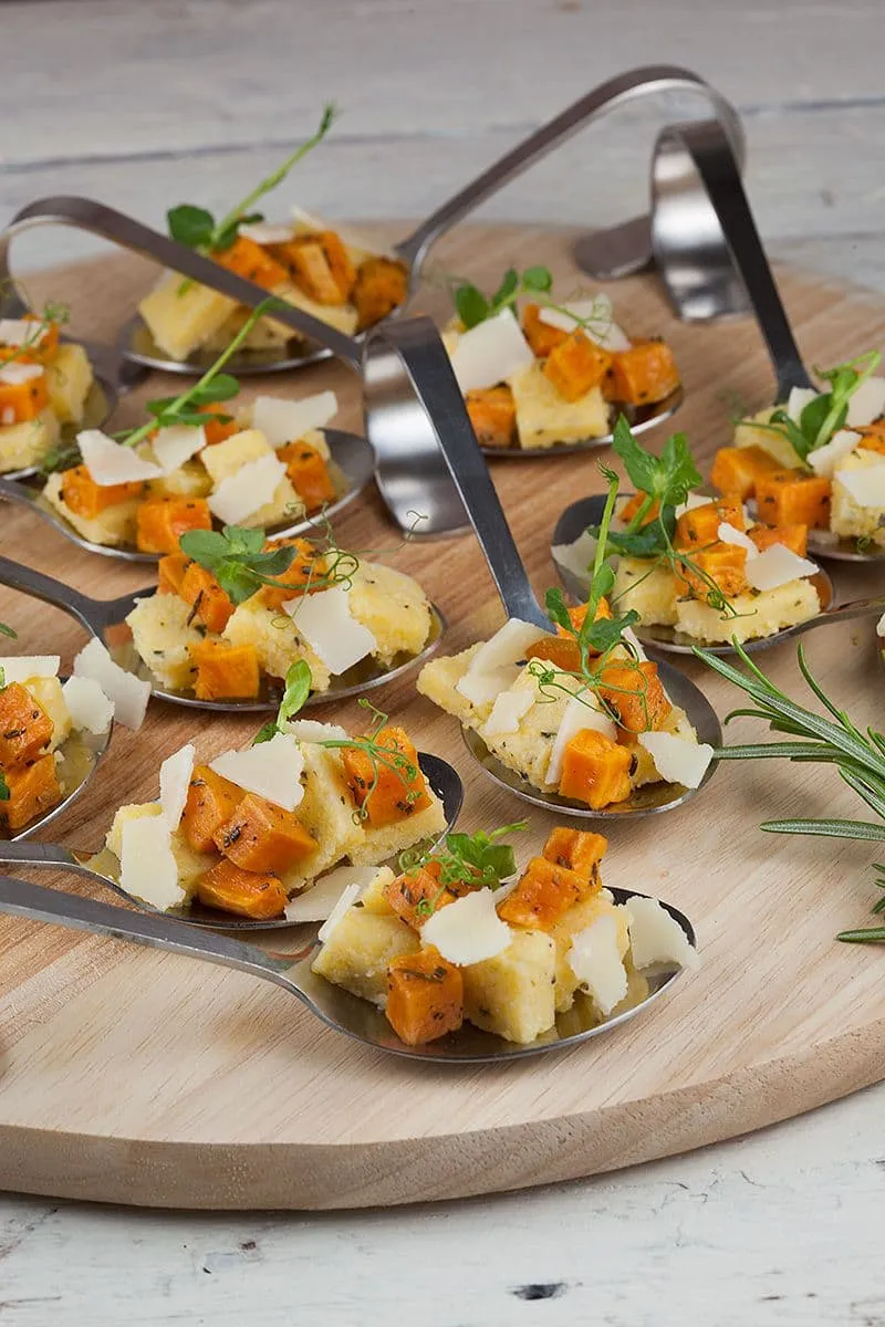 Amuse van polenta en zoete aardappel