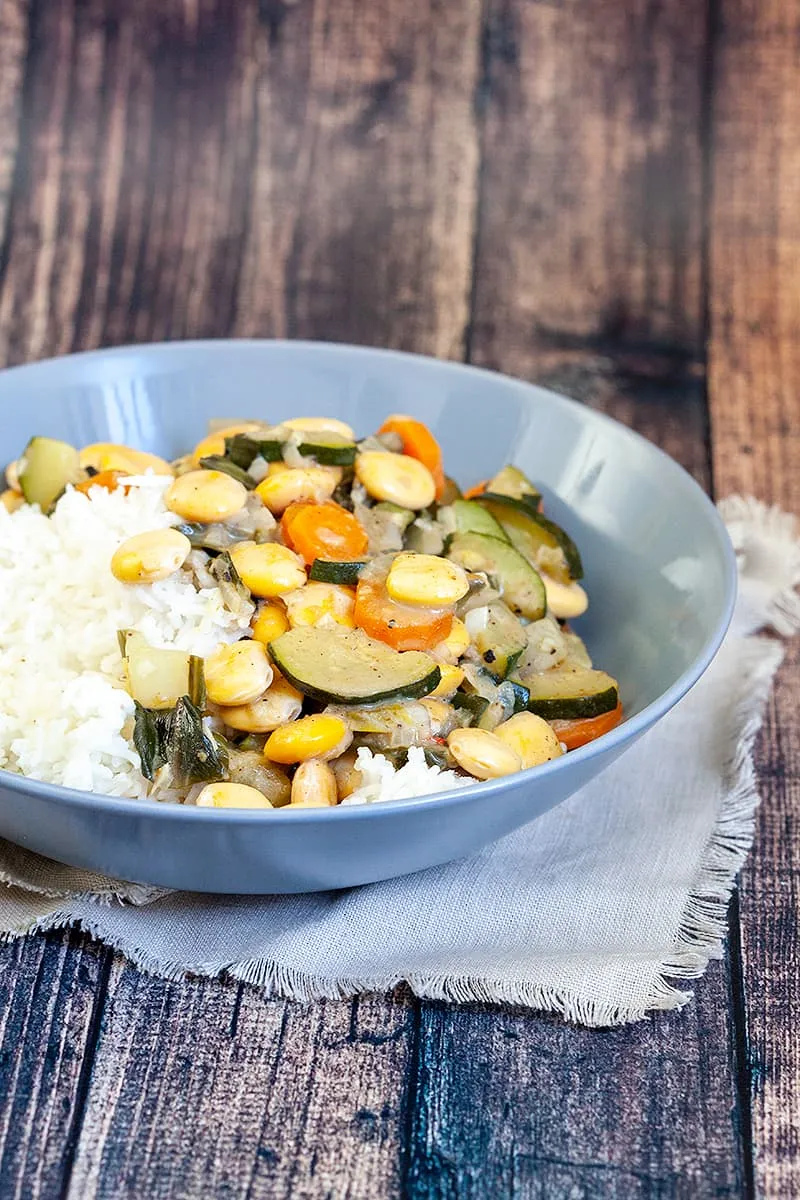 Lupine bonen curry