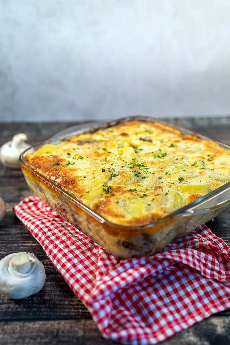 Champignon en aardappel ovenschotel - heerlijke doordeweekse maaltijd
