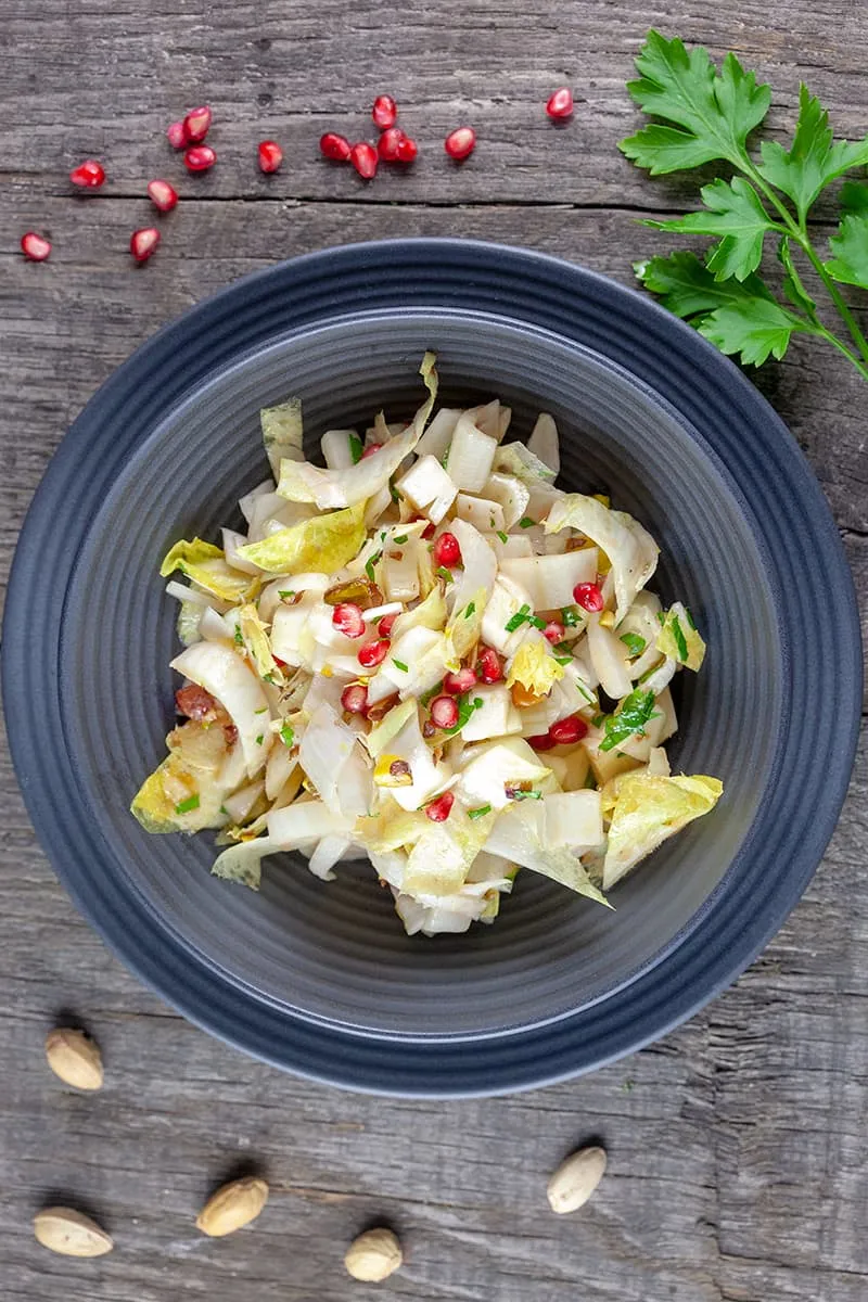 Witlofsalade met granaatappel