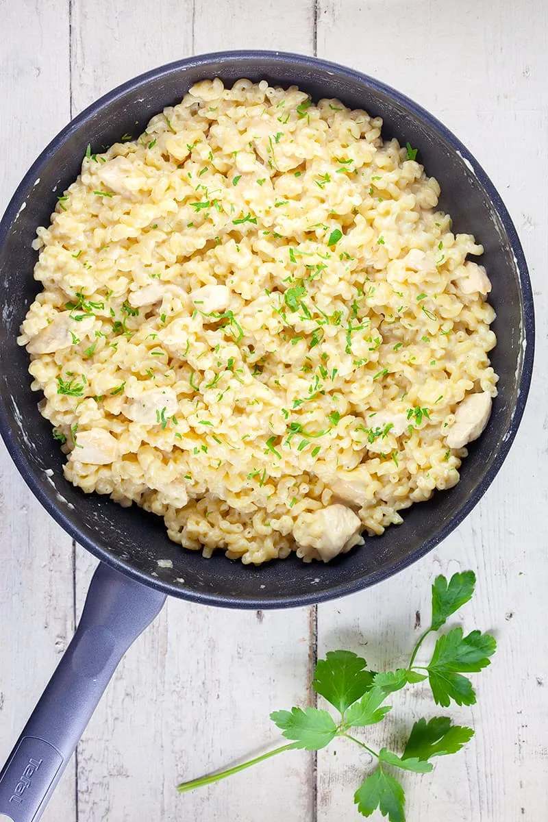 Mac and cheese met kip