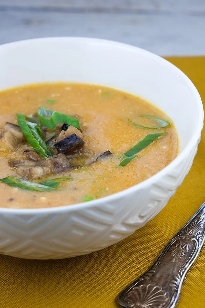 Indiase curry-kokossoep met kip