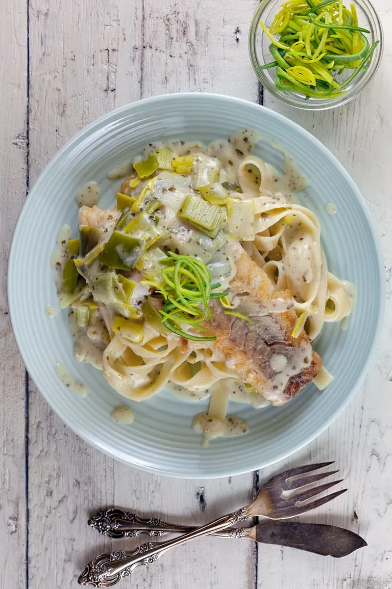 Tagliatelle met kabeljauw en prei-pesto