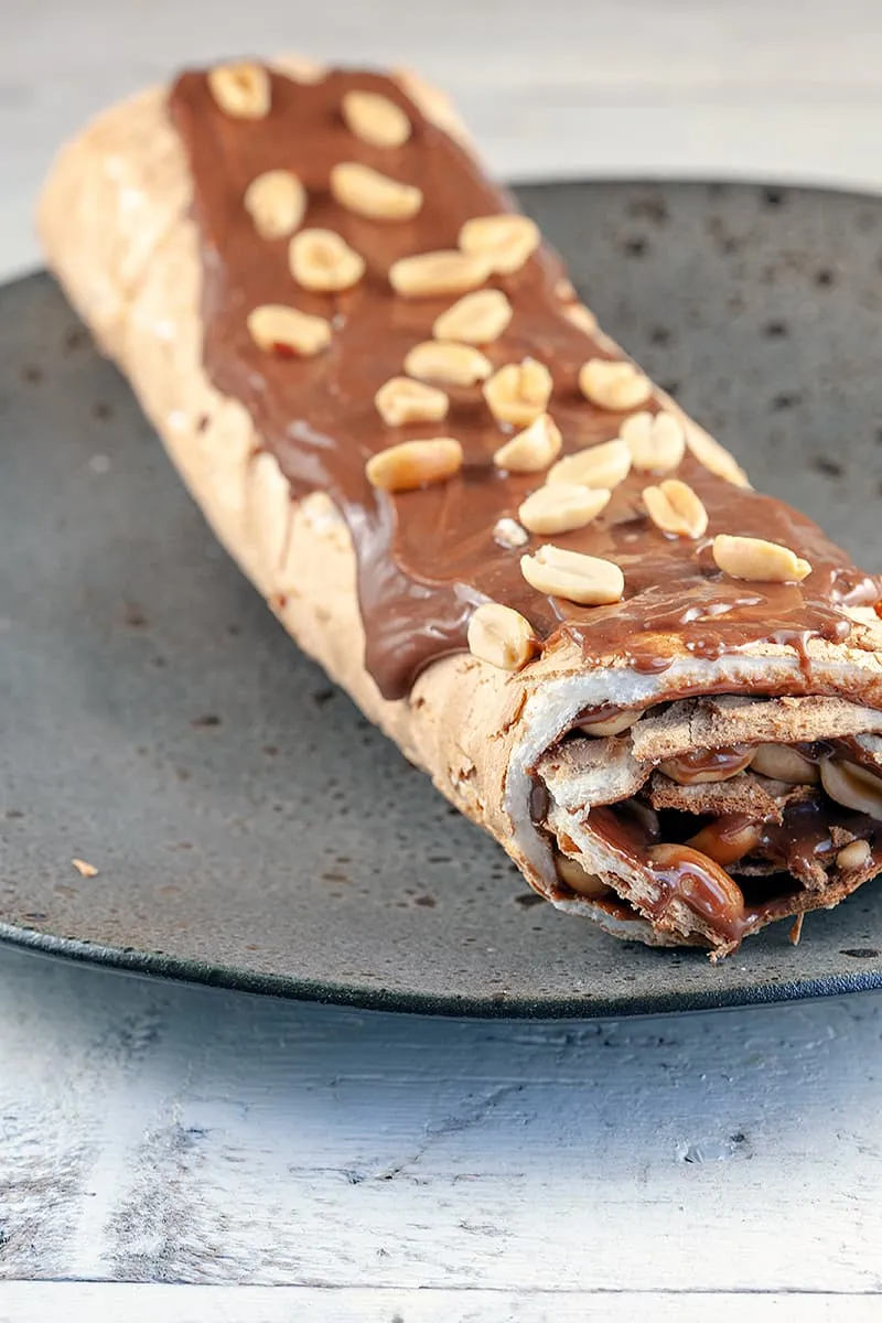 Meringuerol met pinda’s en chocolade