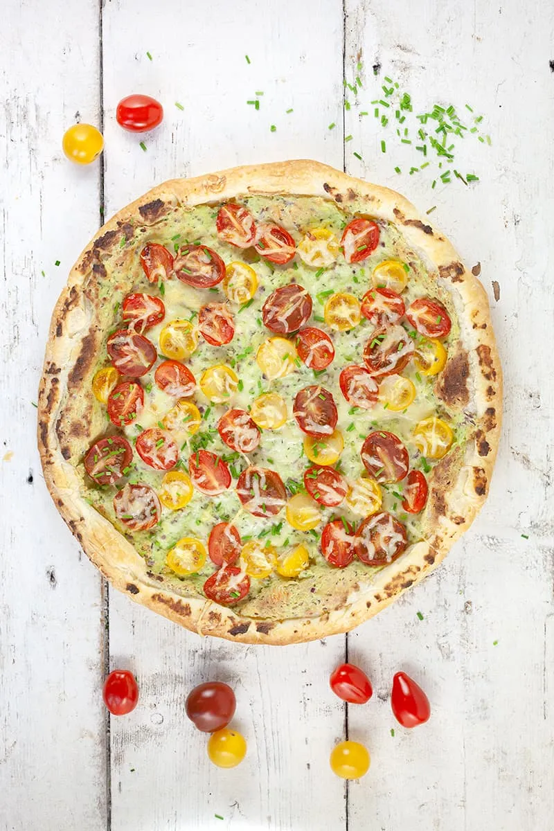 Plaattaart met ricotta en tomaat