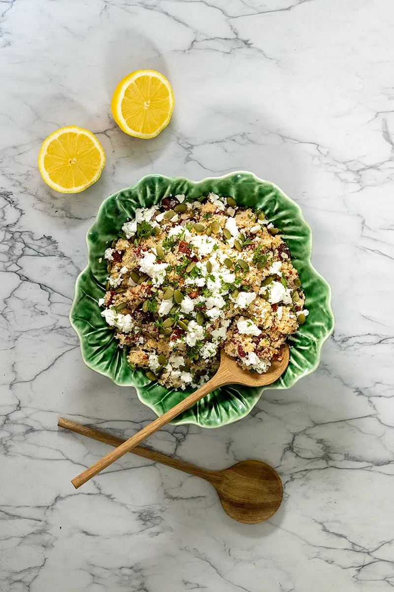 Couscoussalade met feta en zongedroogde tomaatjes