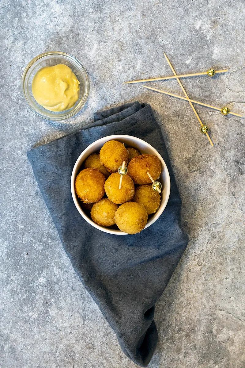 Kaasbitterballen