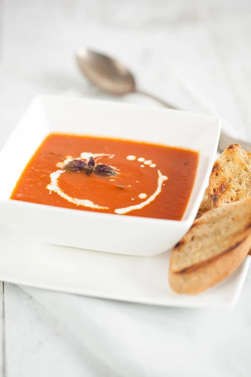 Ouderwetse en simpele tomatensoep