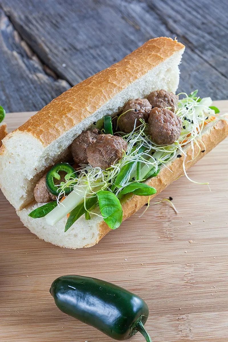 Stokbroodje met mini gehaktballetjes