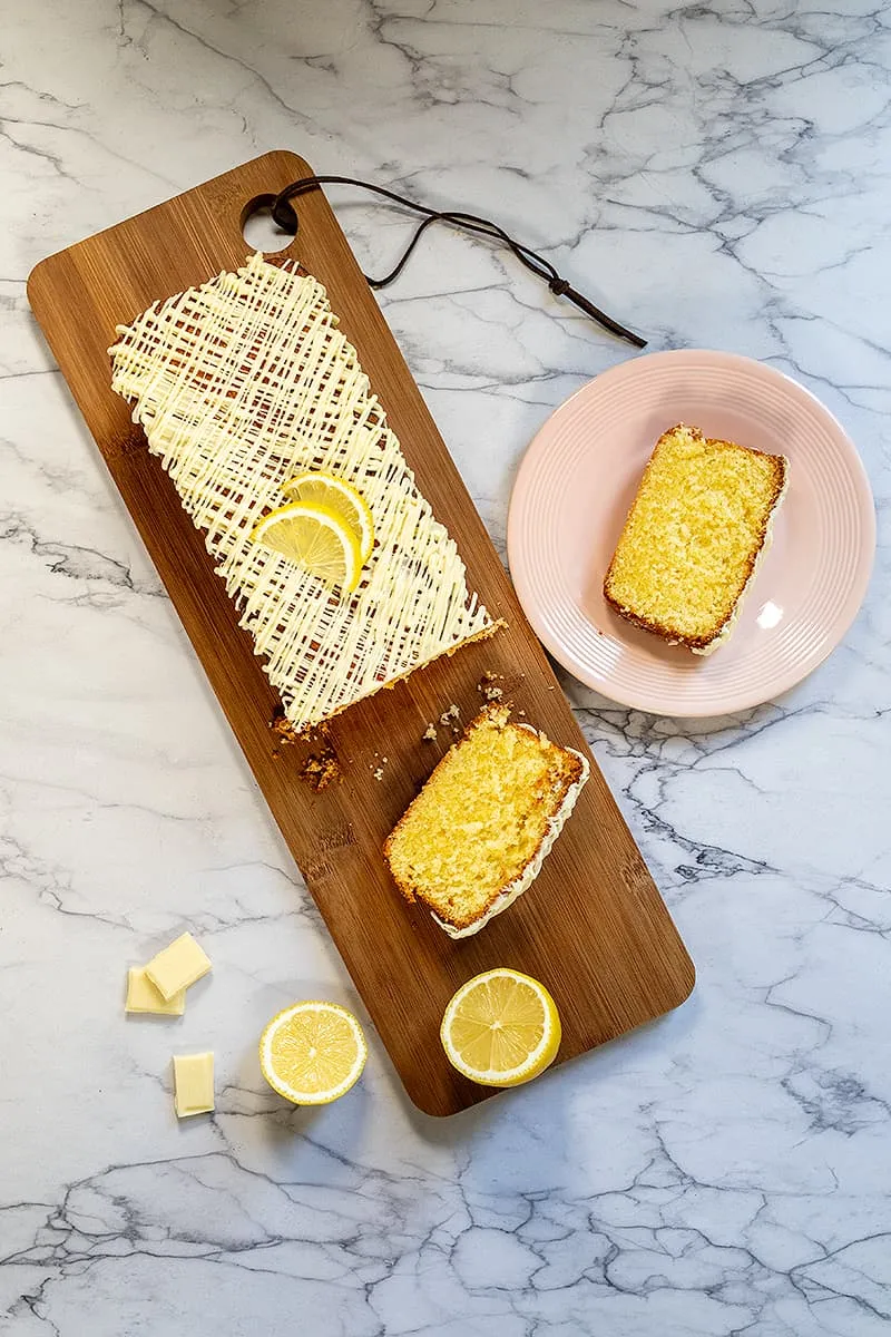 Citroencake met witte chocolade - een smeuïge frisse cake