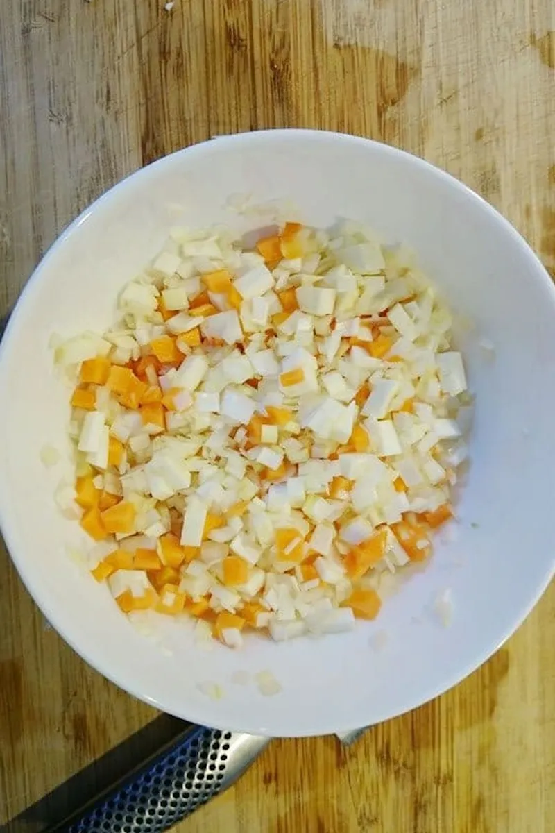 Zelfgemaakte mirepoix