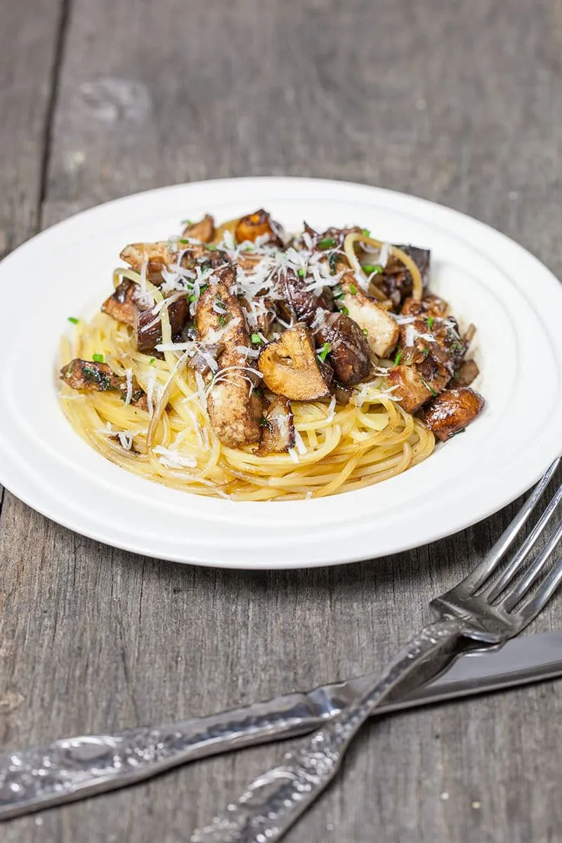 Pasta met kastanjechampignons in balsamicoazijn