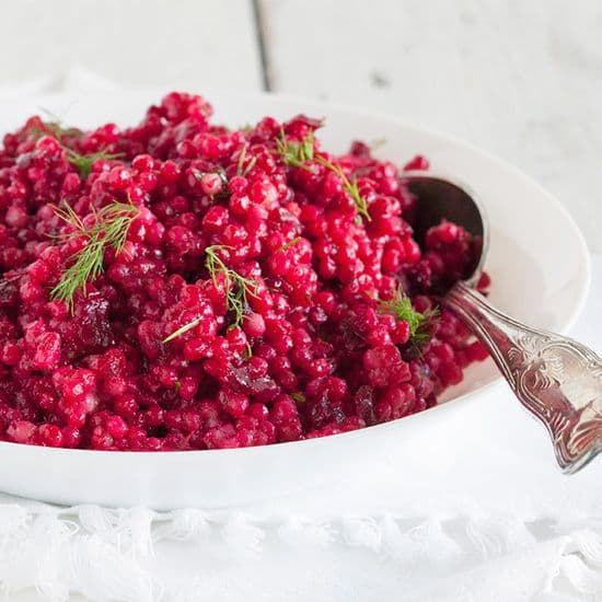 Rode bieten parelcouscous salade