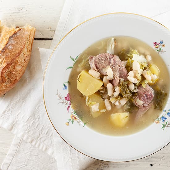 Garbure béarnaise - gevulde groentesoep met eend