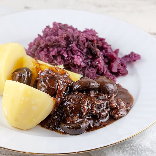 Stoofvlees met appelstroop en champignons